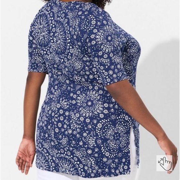 Torrid Favorite Tunic Super Soft V-Neck Side Slit Tee - Picture 3 of 4